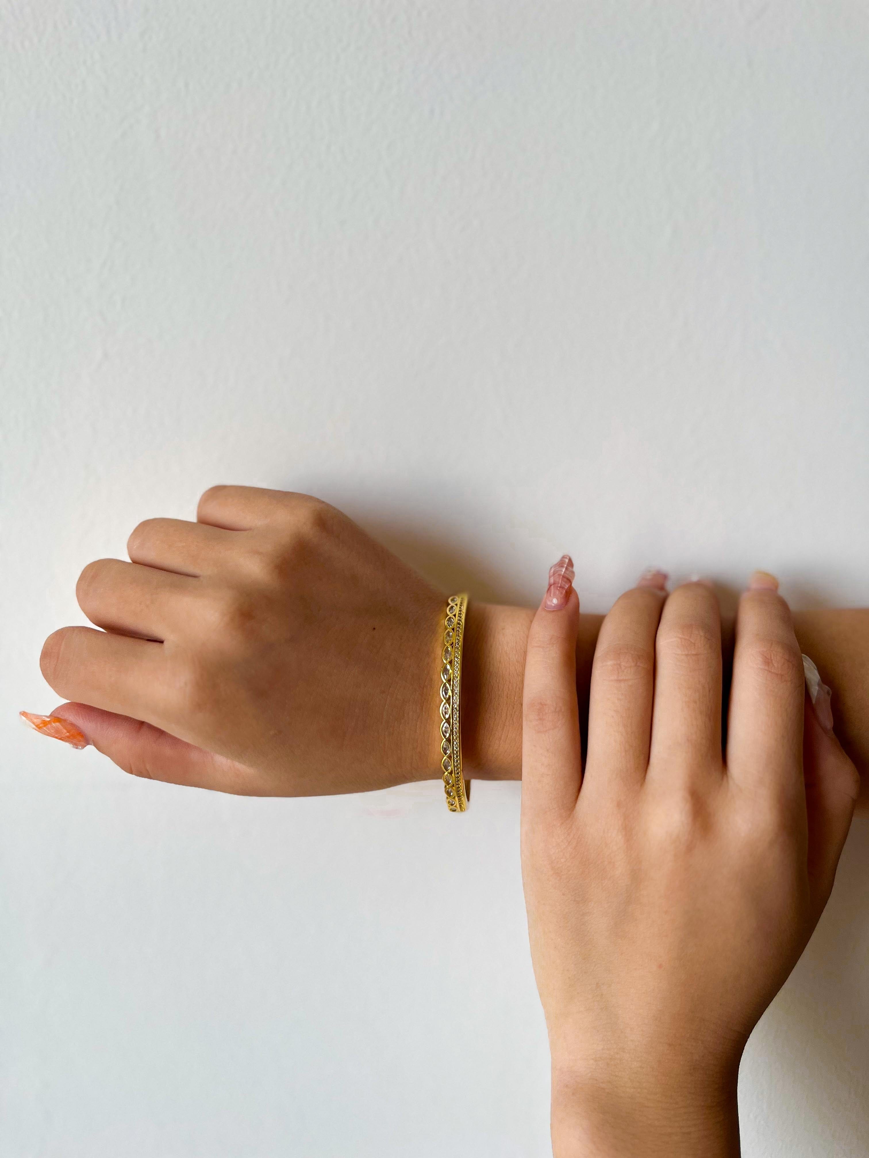 Rekhhta Essentials Cuff Glimmer Luxe Bangle