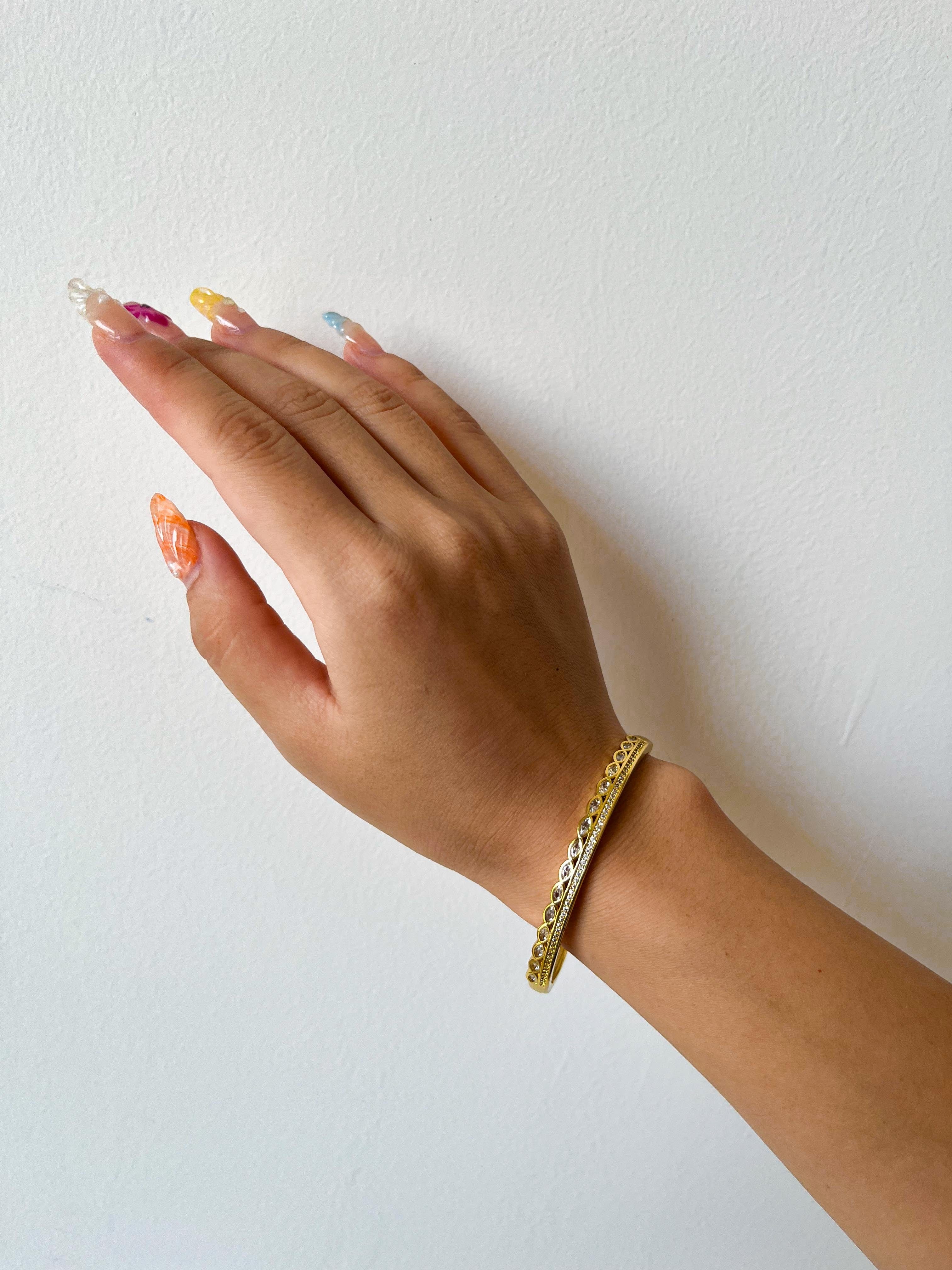 Rekhhta Essentials Cuff Glimmer Luxe Bangle