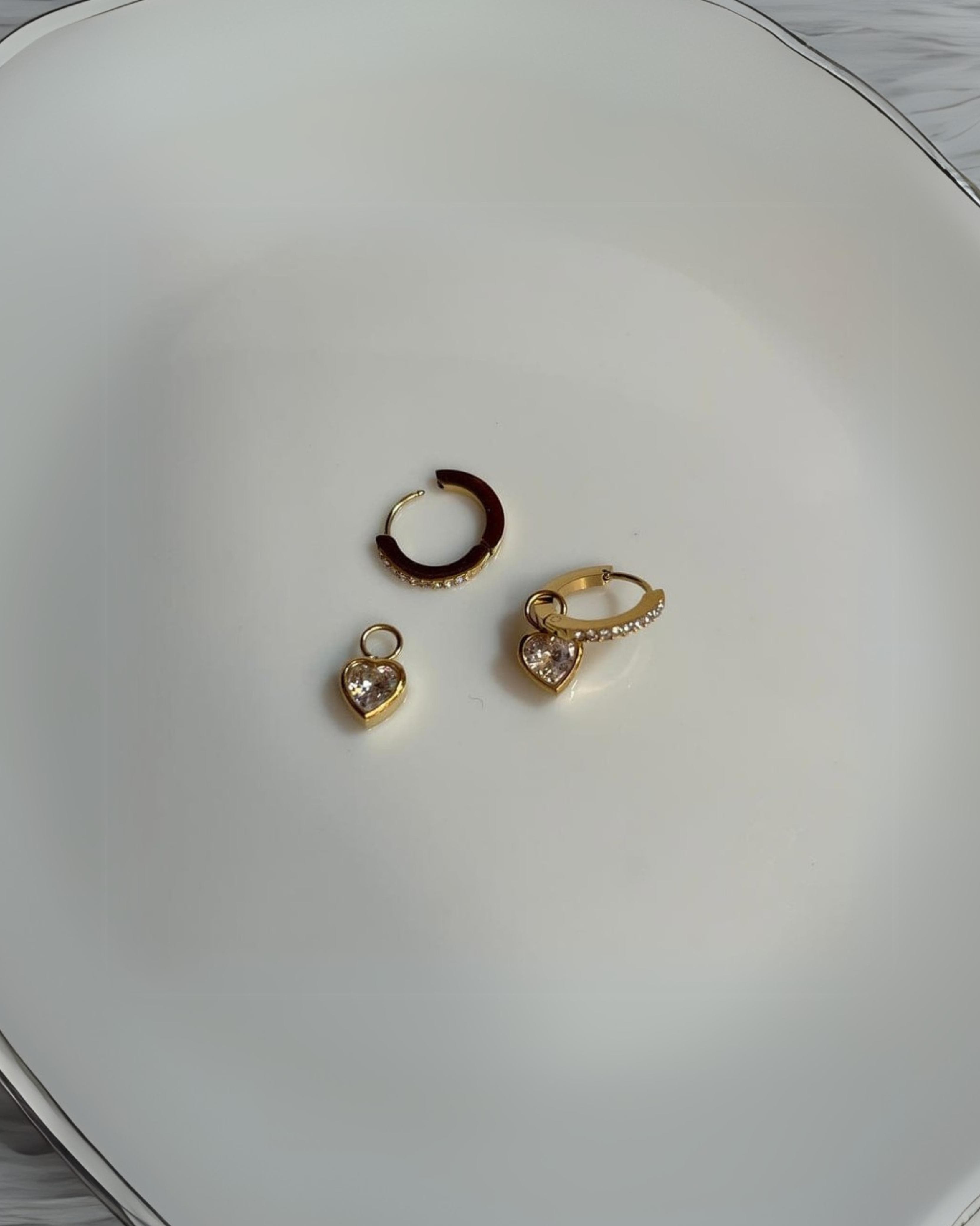 Rekhhta Essentials Earrings Auro Heart Hoops