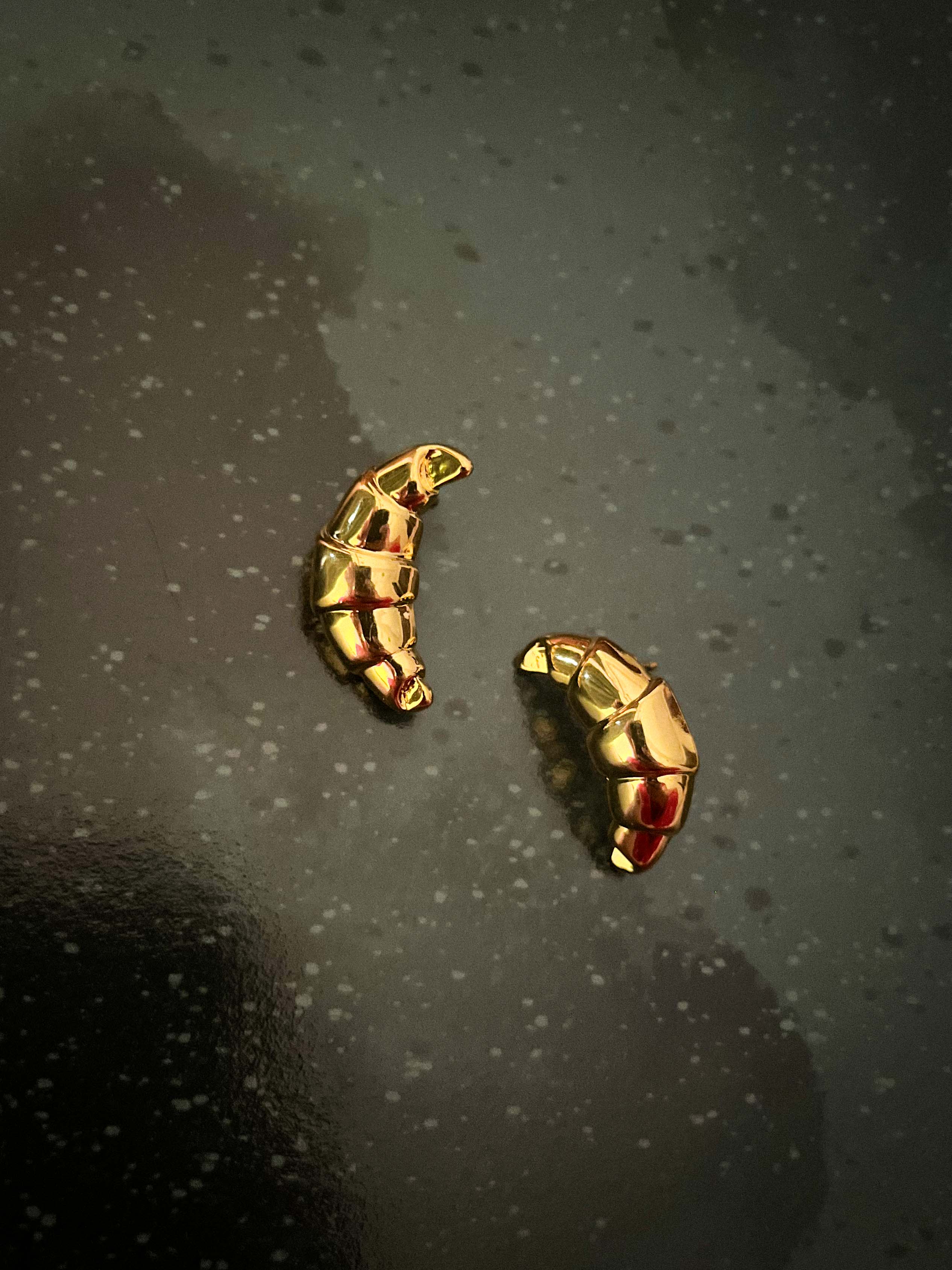 Rekhhta Essentials Earrings Crossaint Earrings
