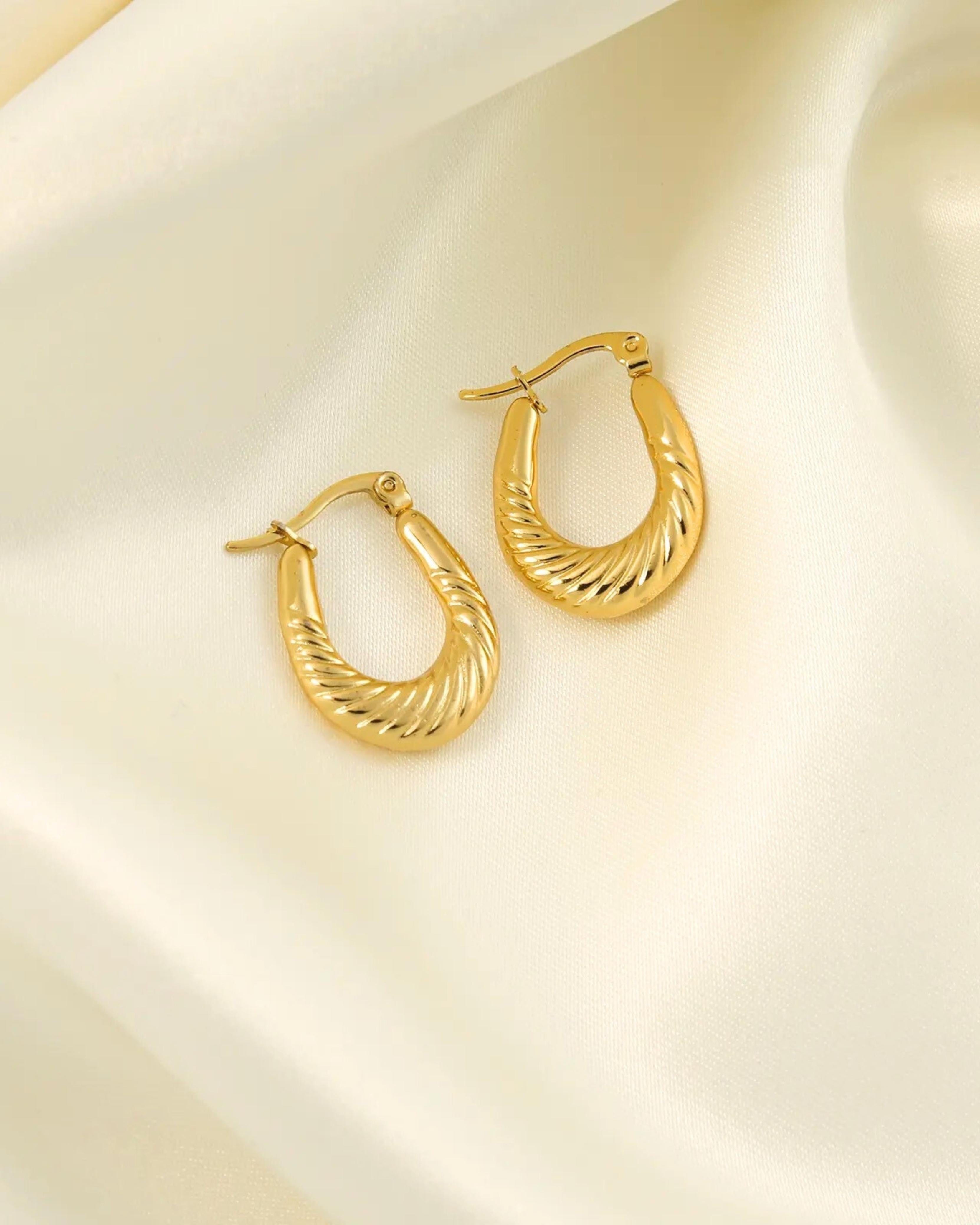 Rekhhta Essentials Earrings Gilded Swirl Hoops