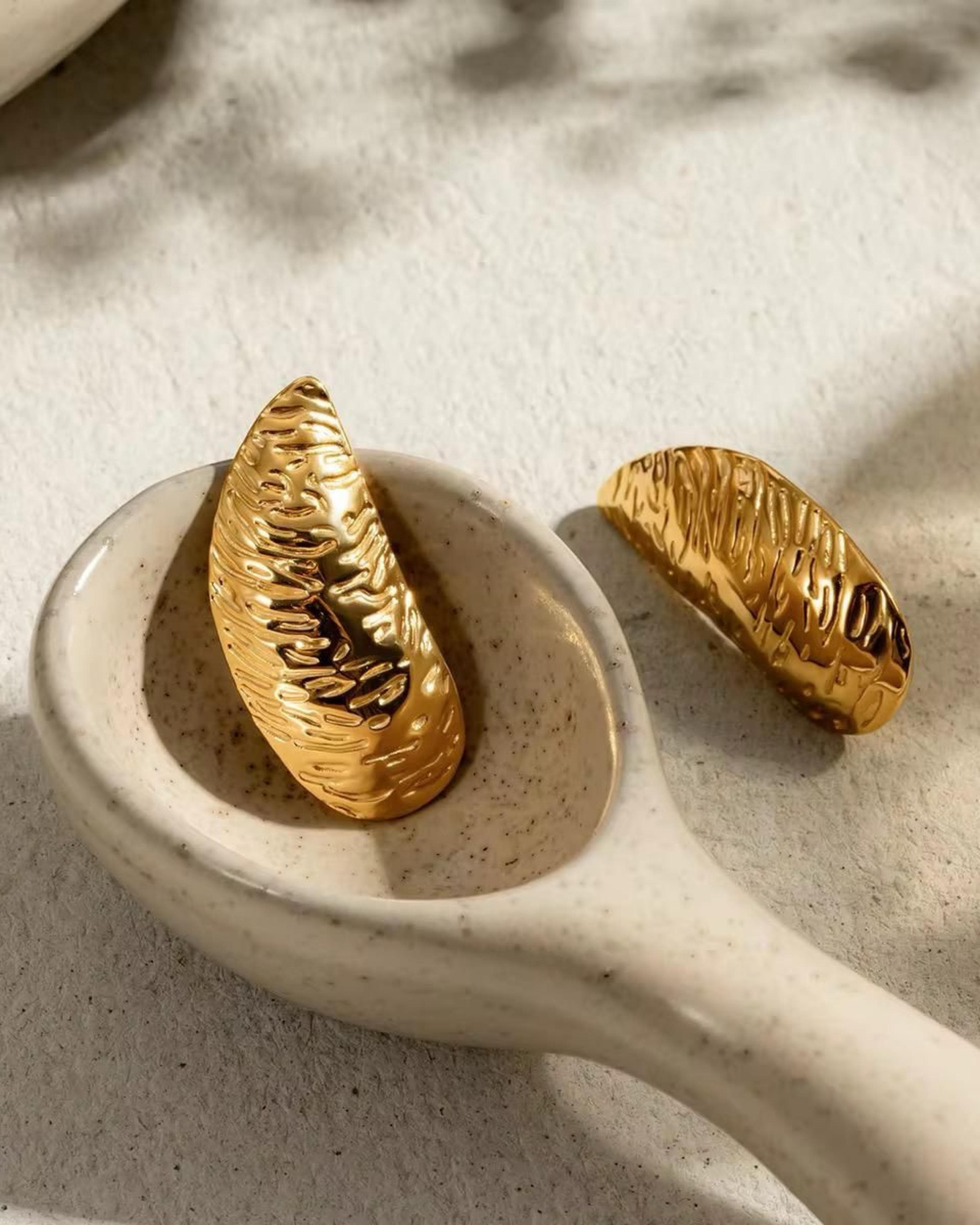Rekhhta Essentials Earrings Gilded Whisper Studs