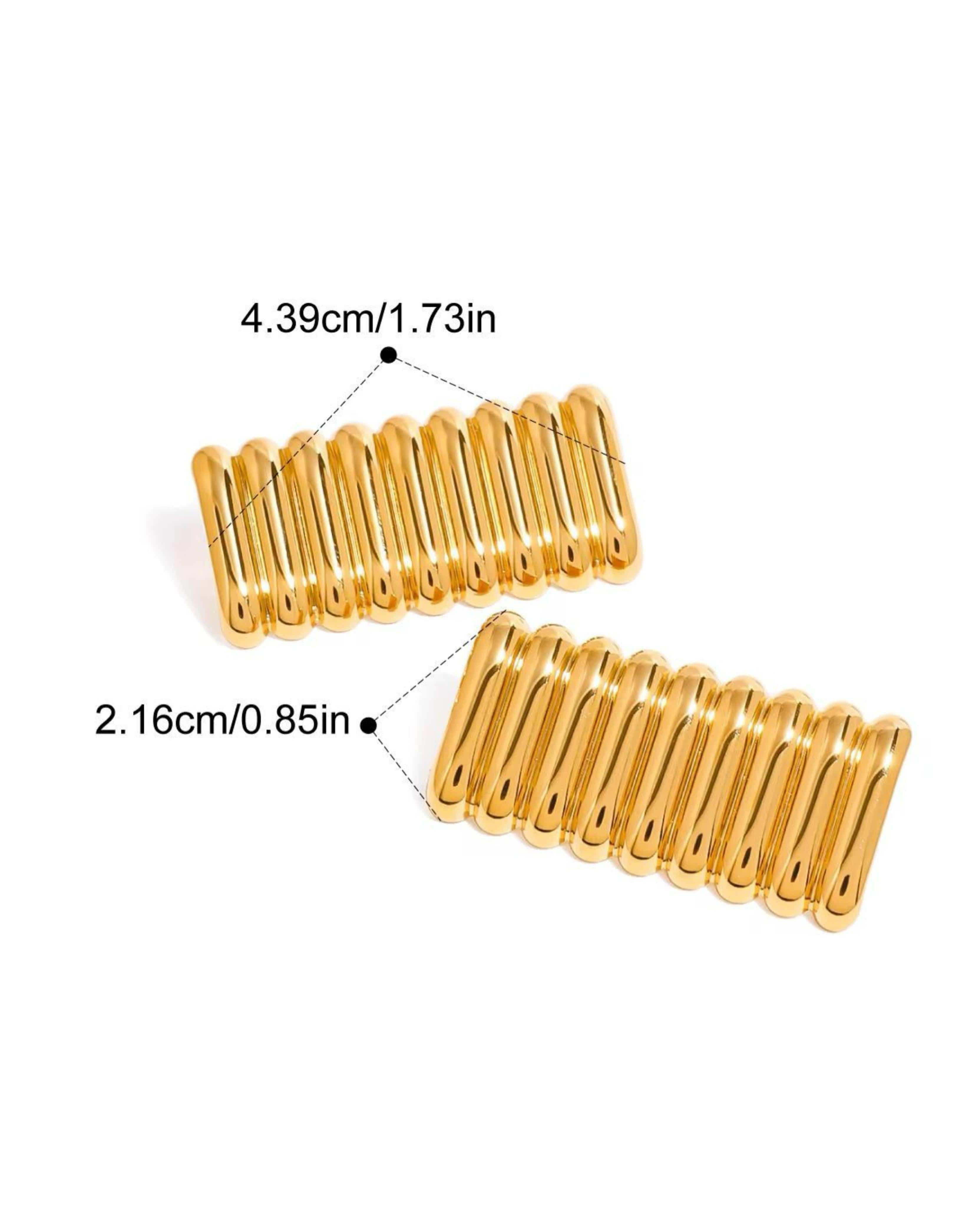 Rekhhta Essentials Earrings Gold Ribbed Bar Studs