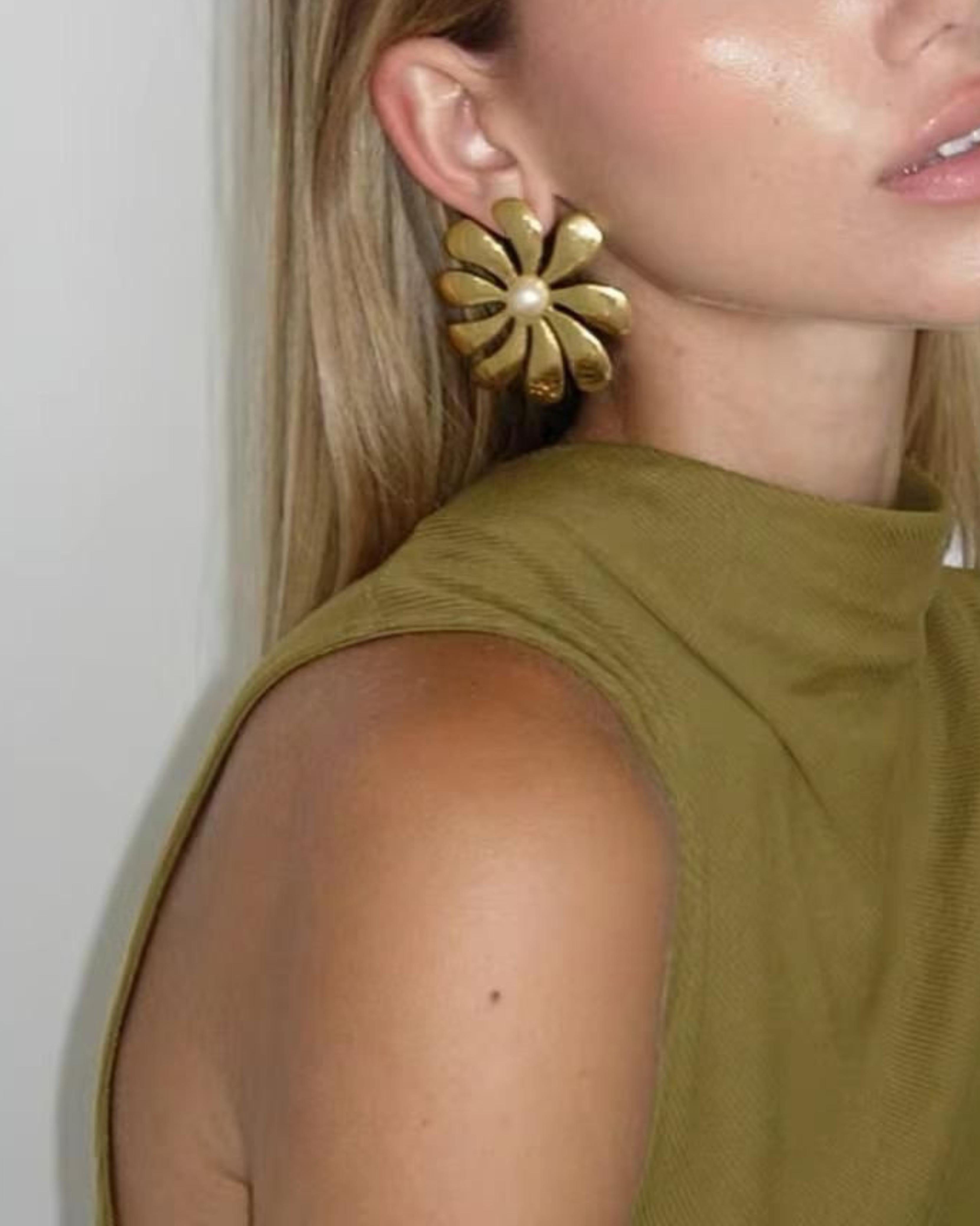 Rekhhta Essentials Earrings Golden Dahlia Earrings