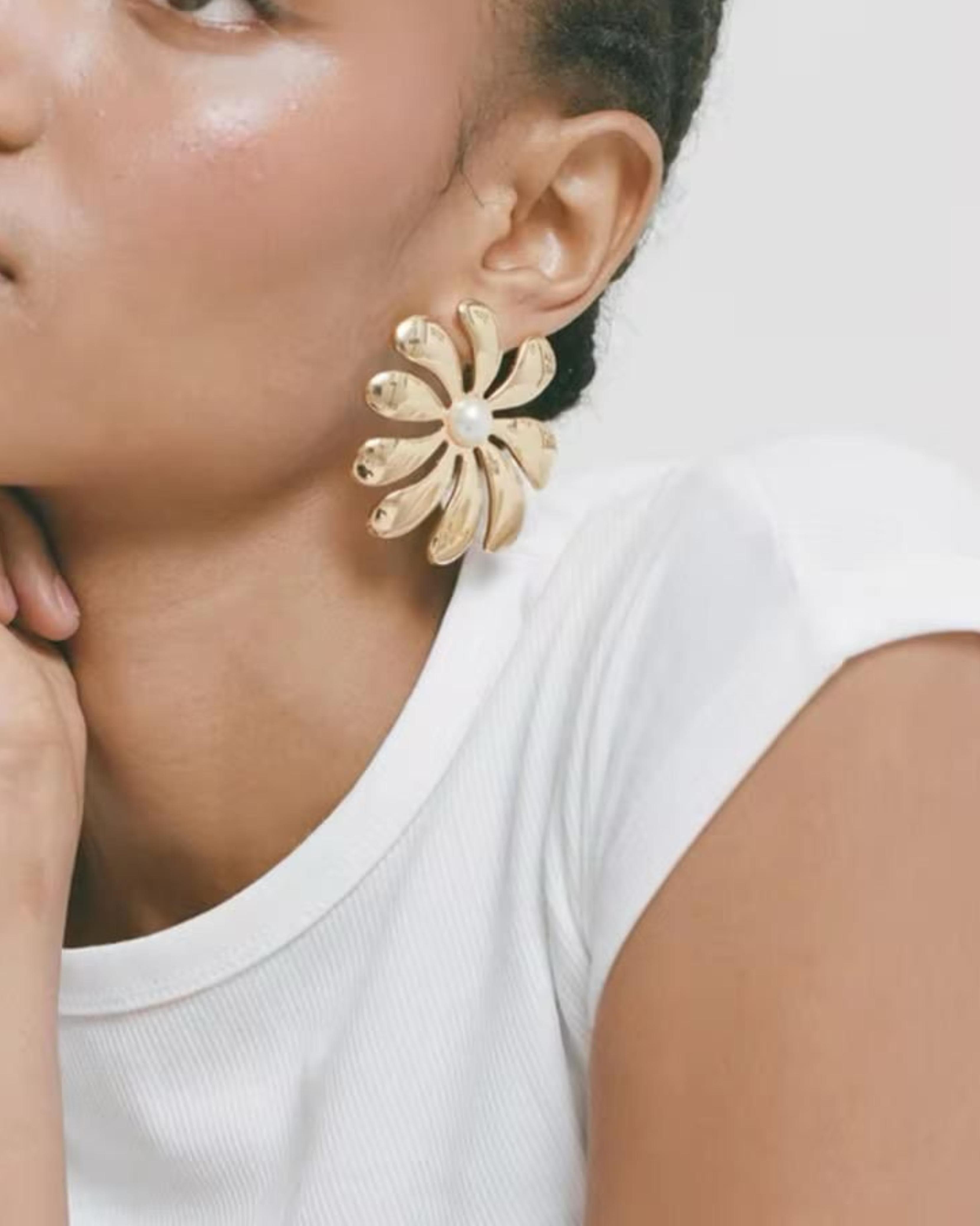 Rekhhta Essentials Earrings Golden Dahlia Earrings