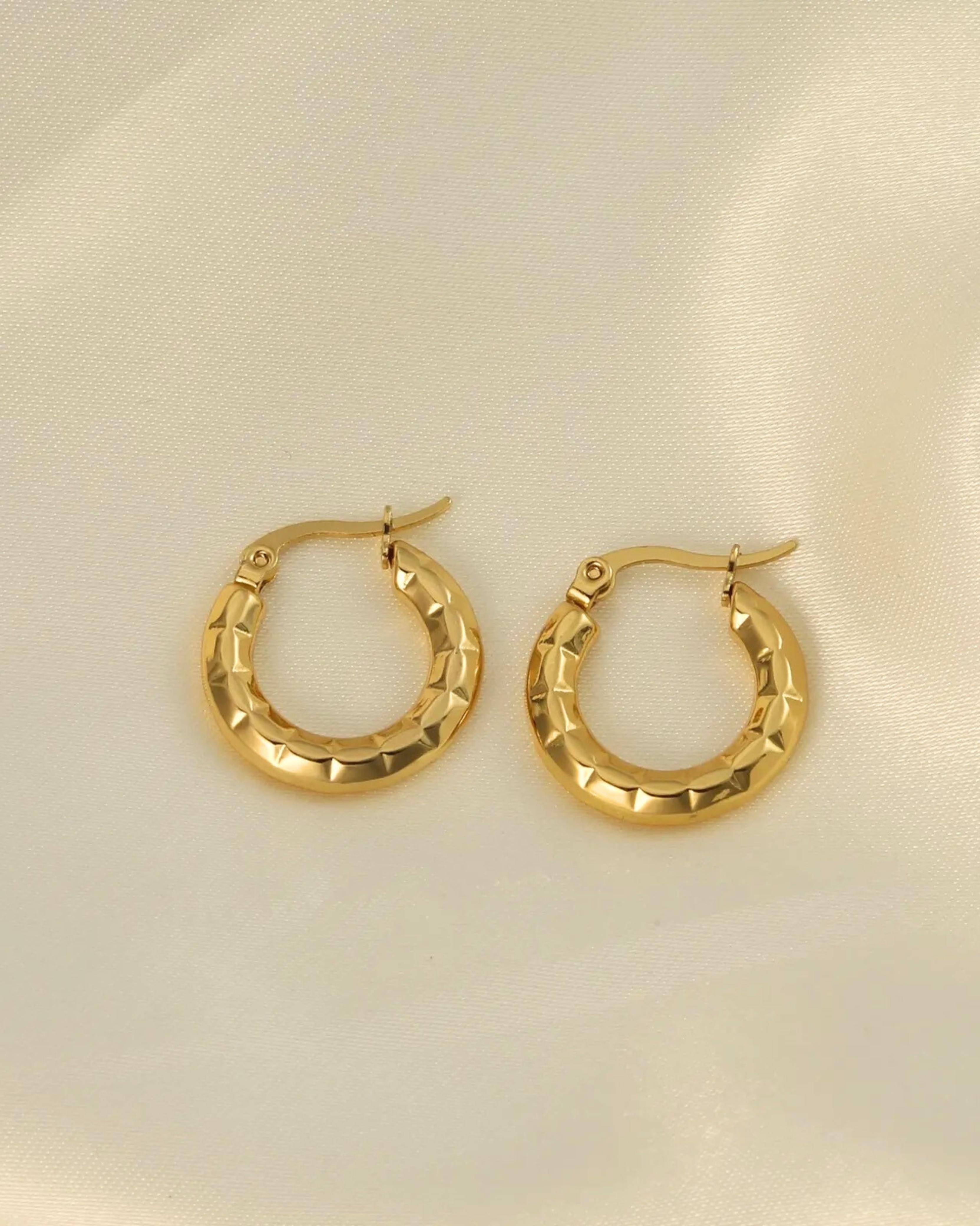 Rekhhta Essentials Earrings Golden Nugget Hoops