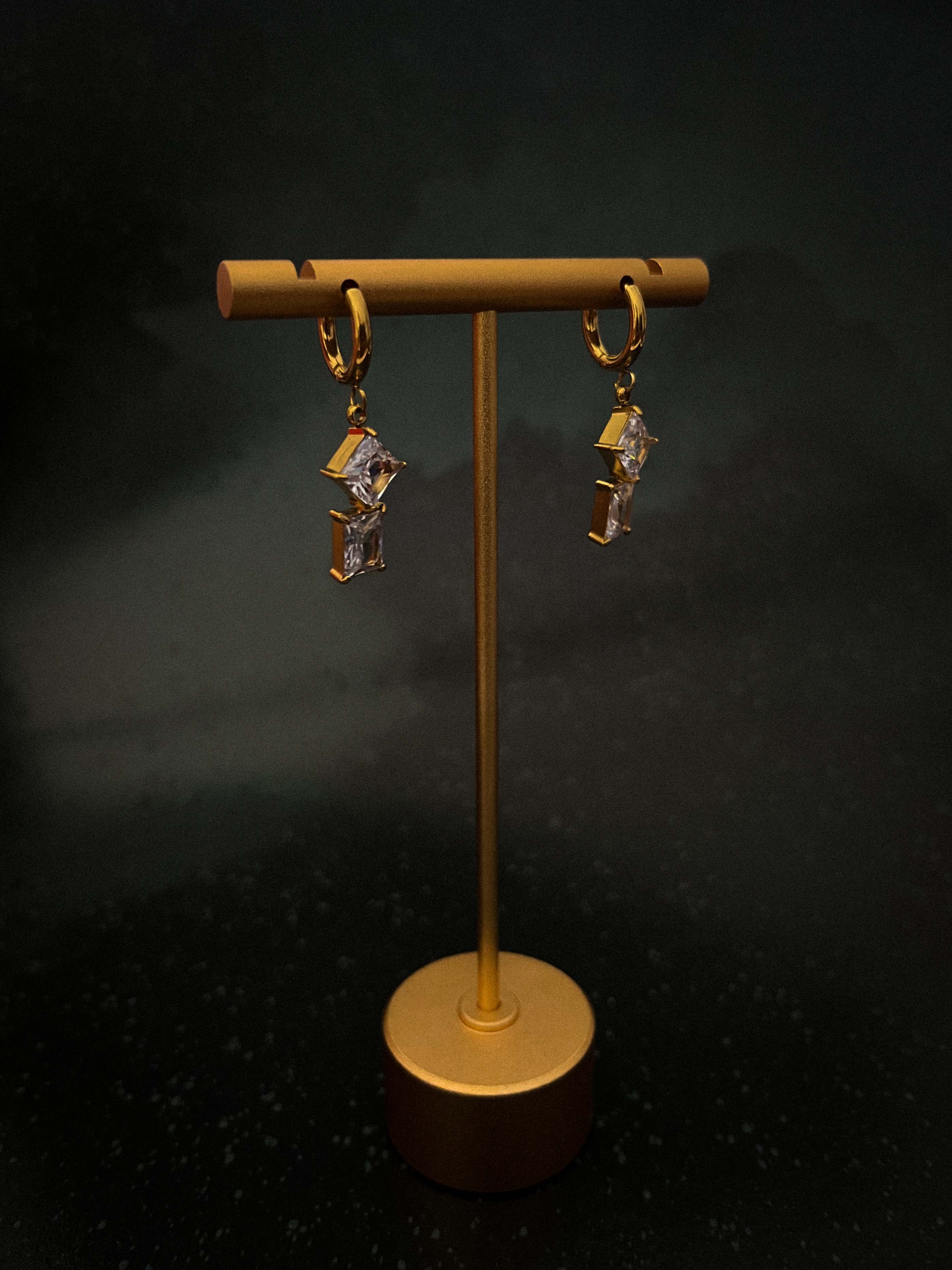 Rekhhta Essentials Earrings Luxe Prism Duo Huggie Earrings
