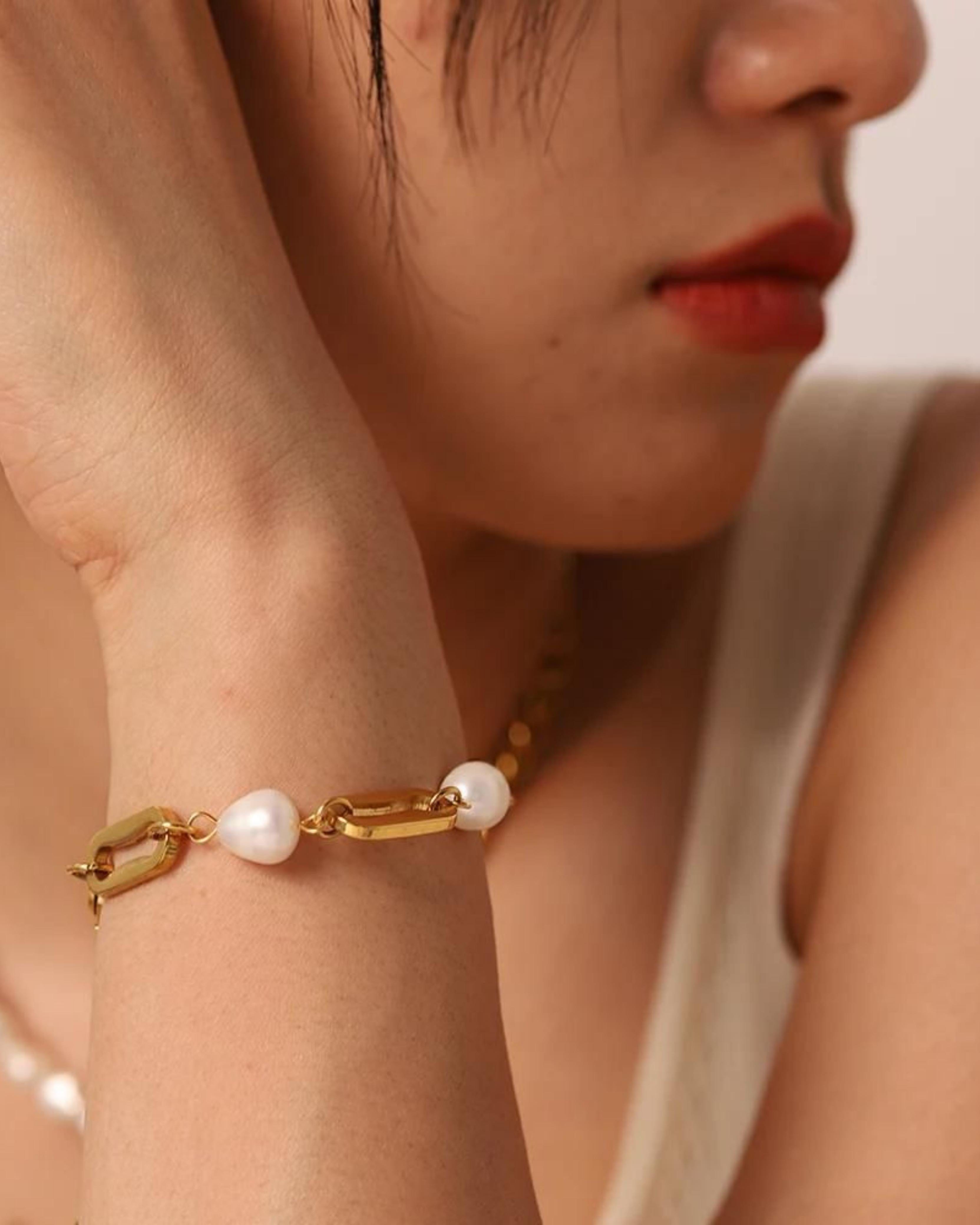 Rekhhta Essentials Earrings Pearl Link Charm Bracelet