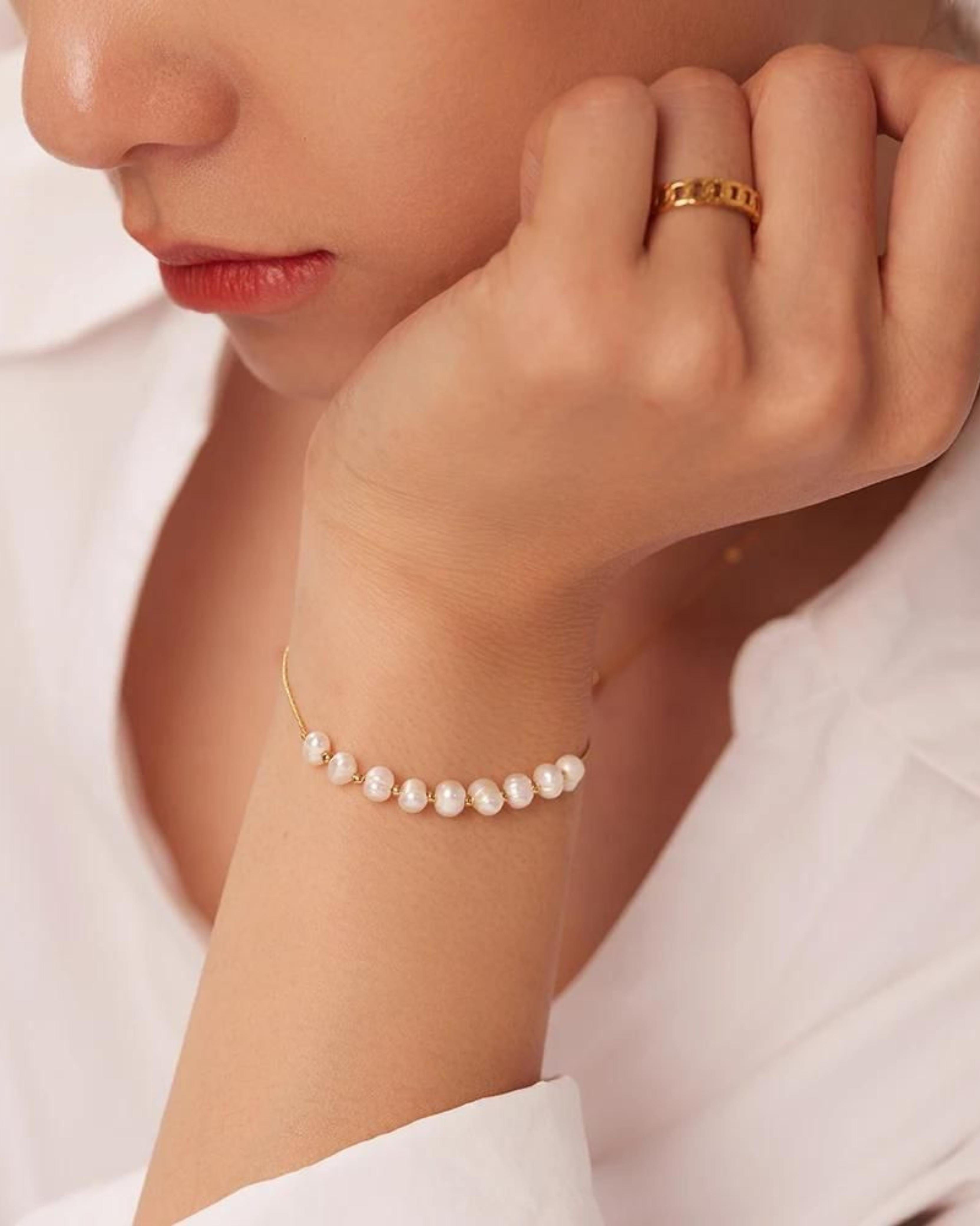 Rekhhta Essentials Earrings Pearl Serenity Bracelet