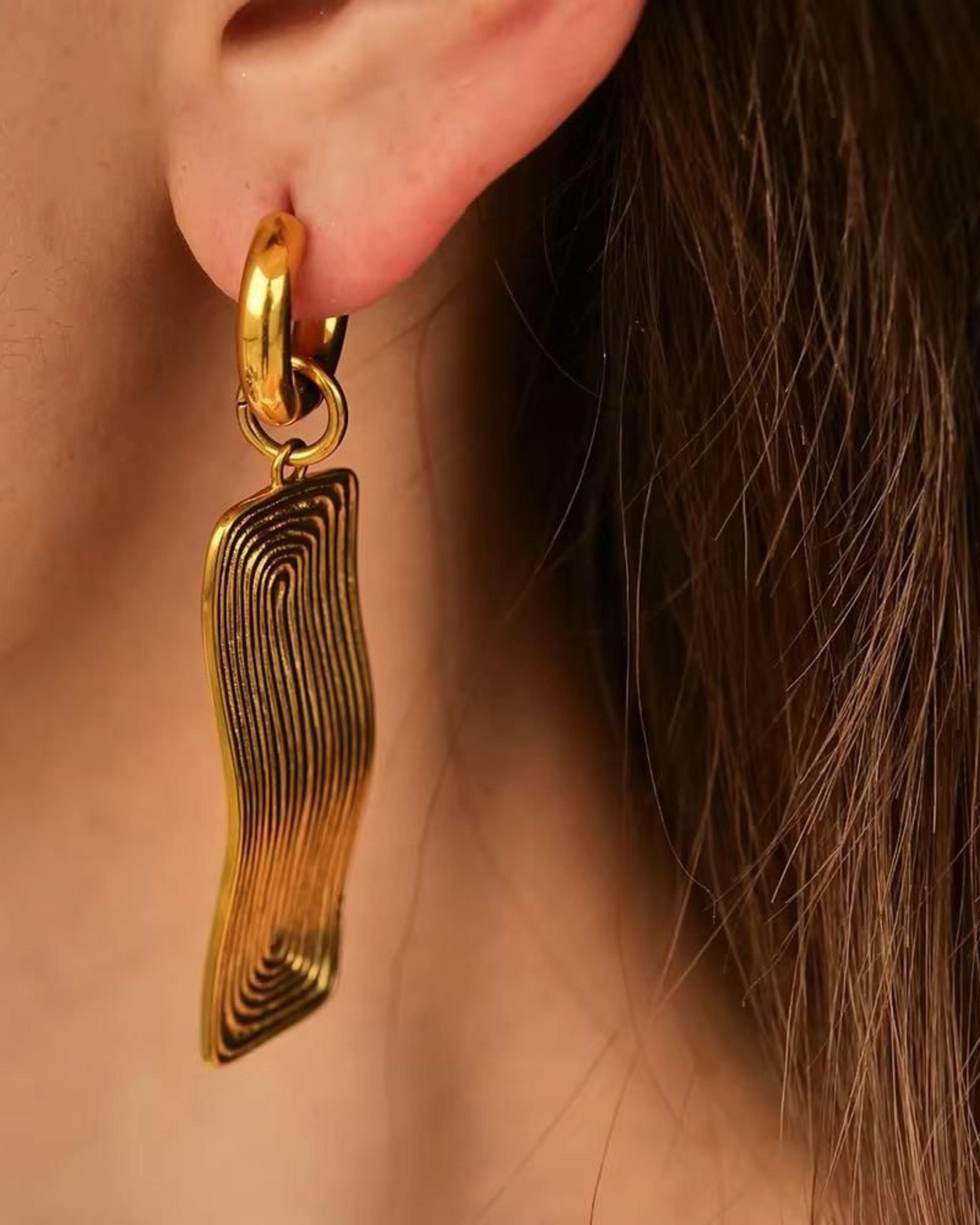 Rekhhta Essentials Earrings Ripple Charm Drop Earrings