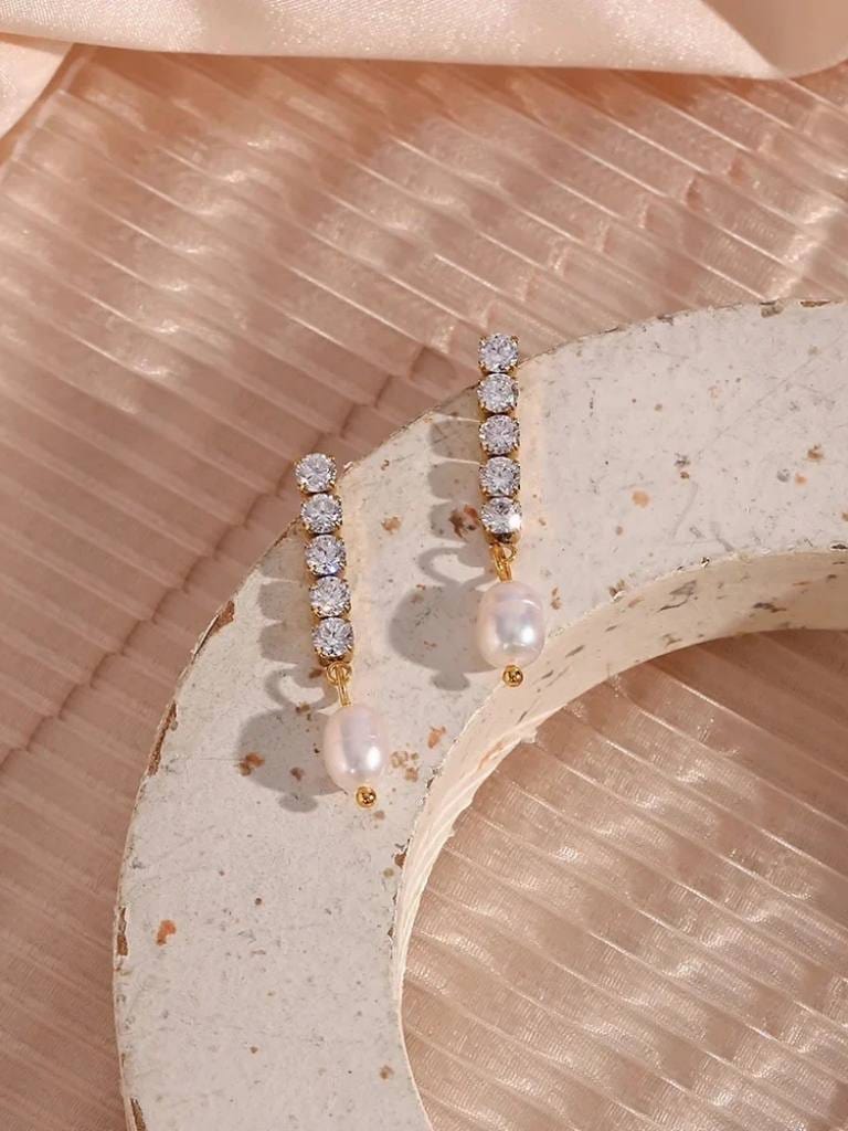 Rekhhta Essentials Earrings Stellar Pearldrop Earrings