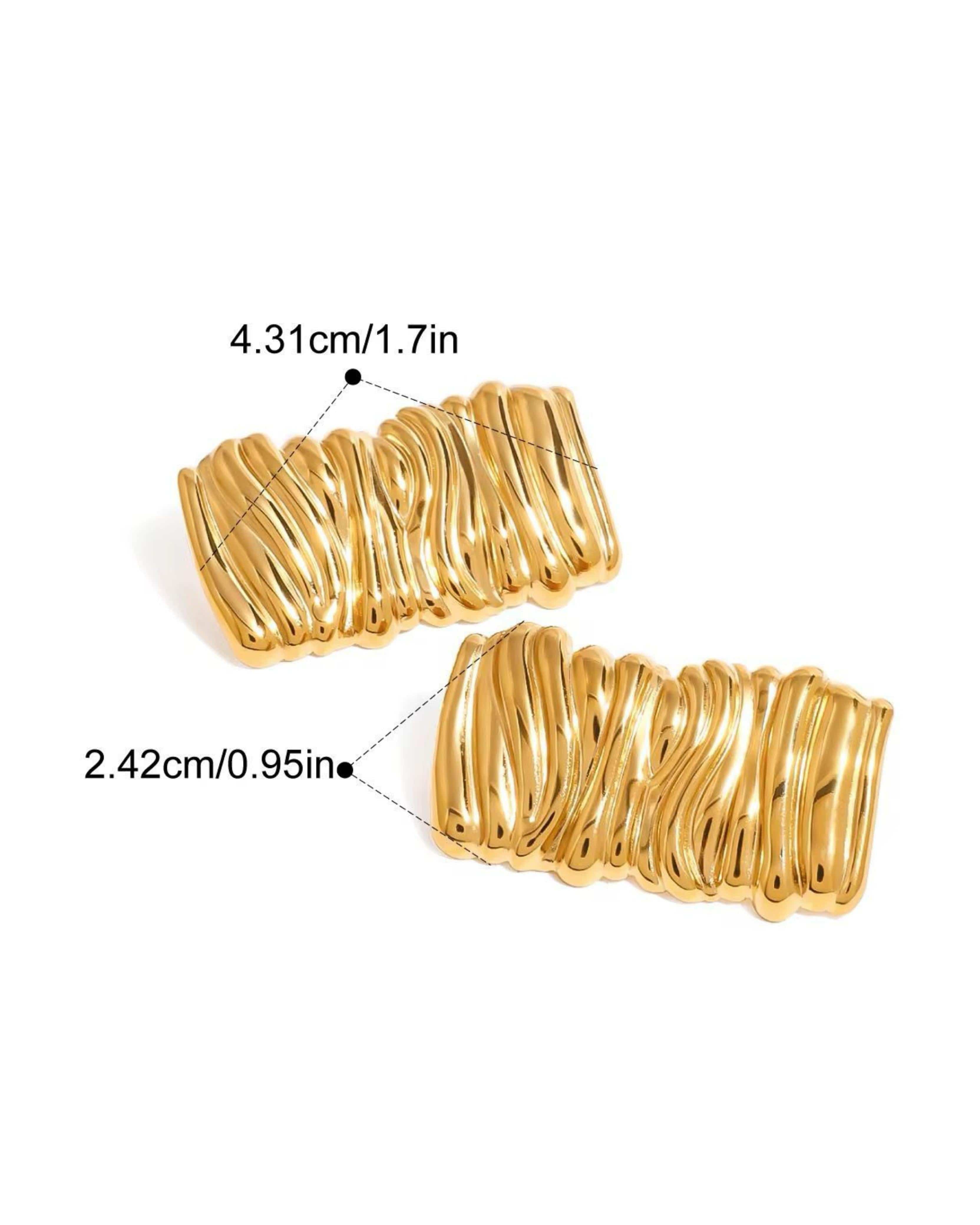 Rekhhta Essentials Earrings Textured Gold Wave Studs