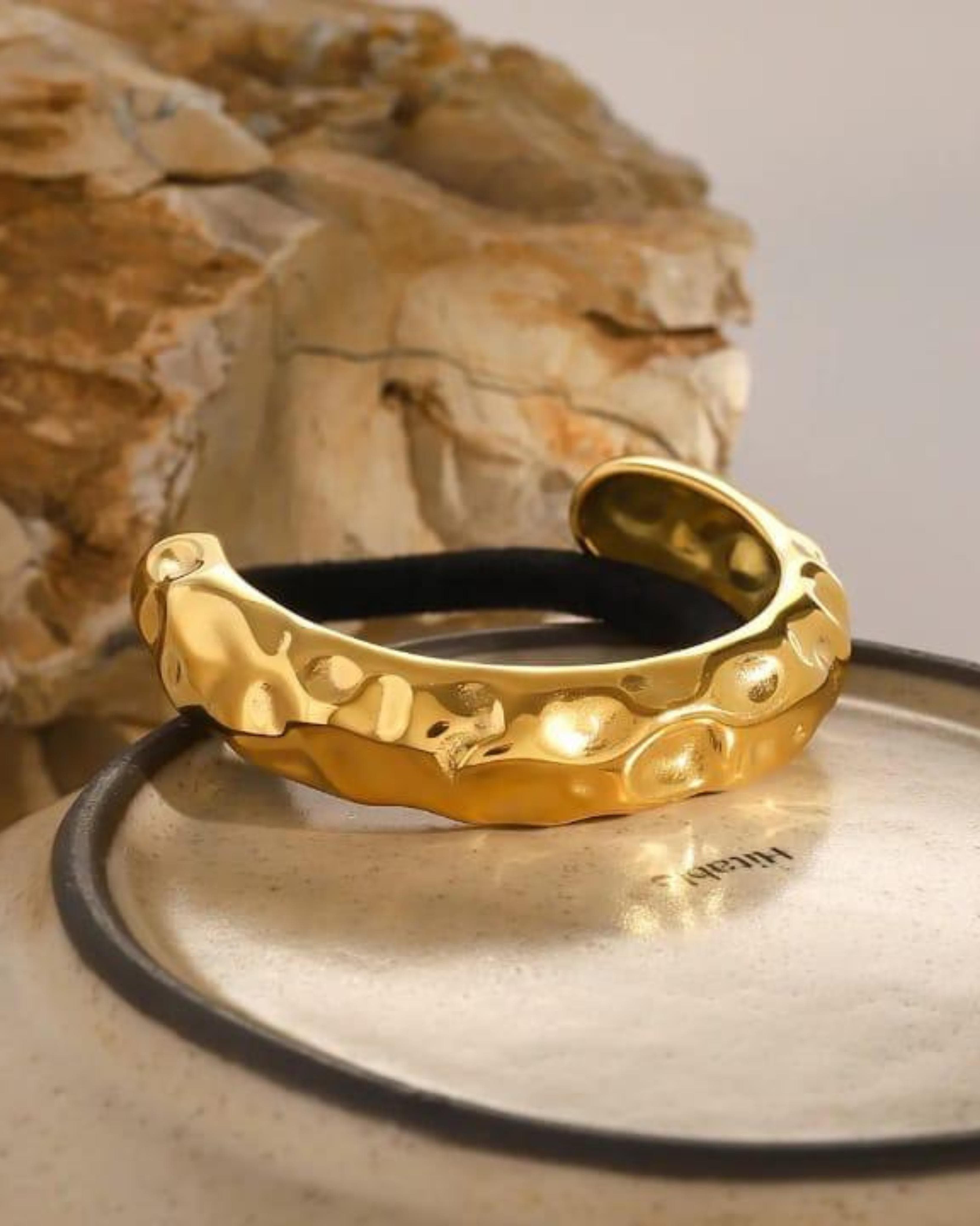 Rekhhta Essentials Hair Accessories Hammered Gold Cuff Pony Holder