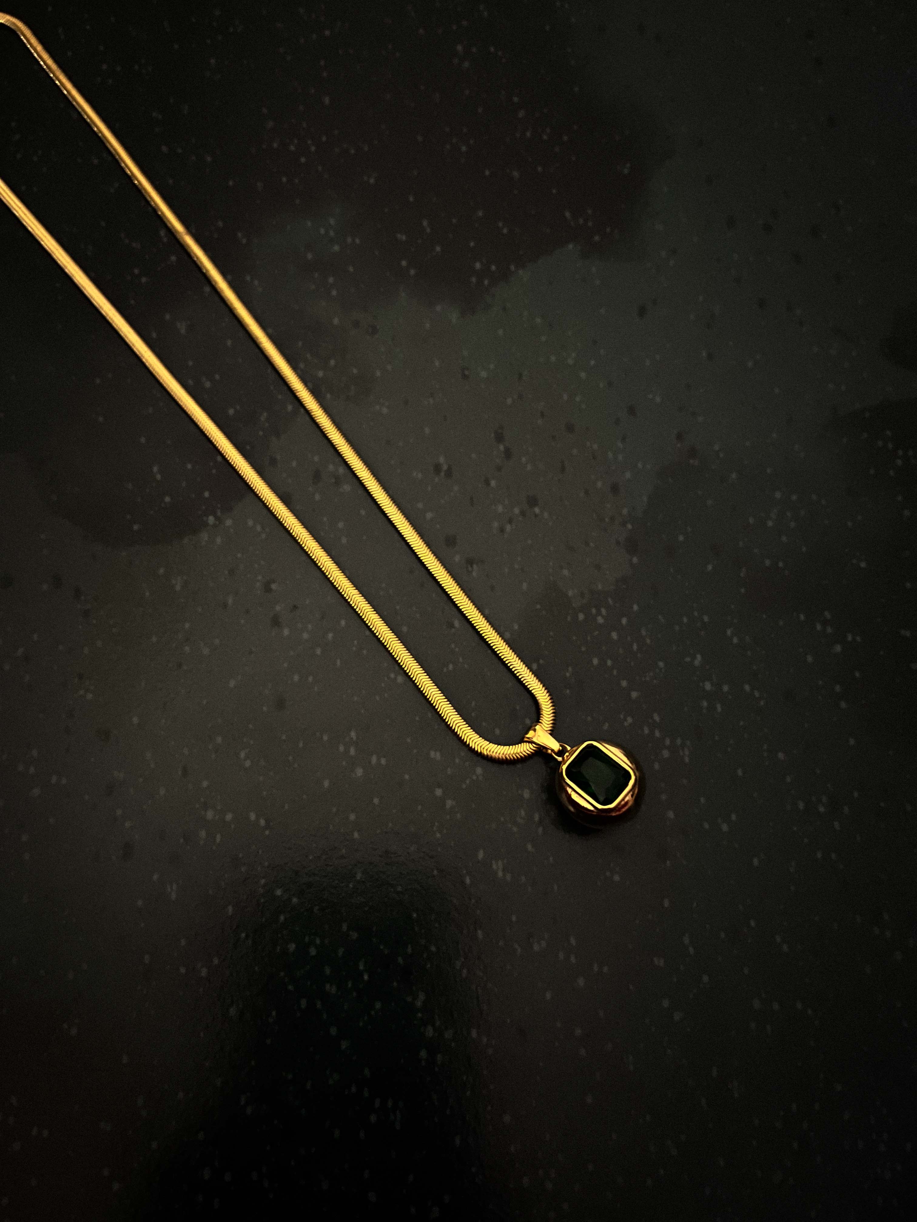 Rekhhta Essentials Necklace Emerald Essence Pendant Necklace